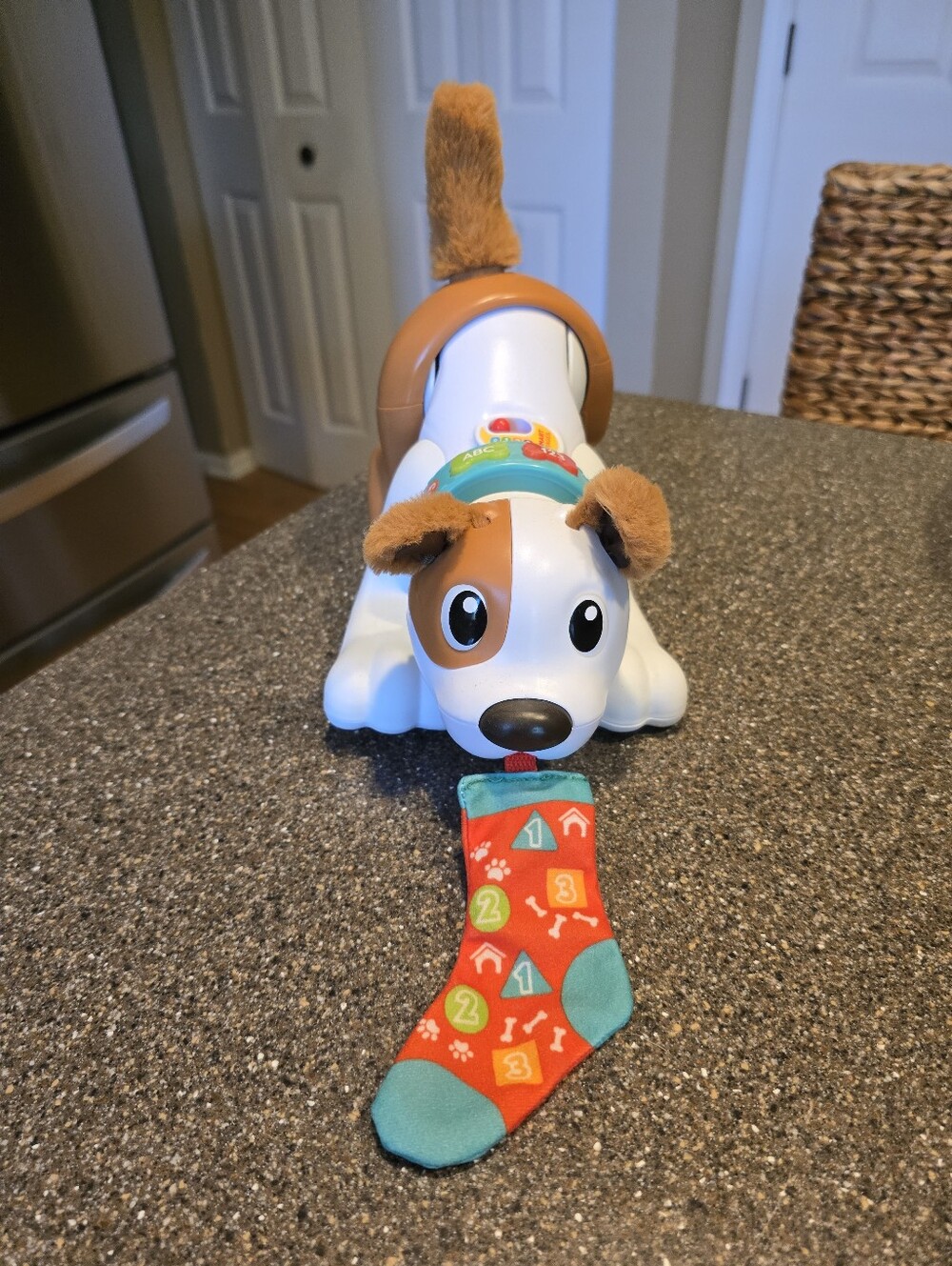 FISHER-PRICE 123 CRAWL WITH ME PUPPY